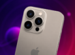 Smartphone premium iPhone 15 Pro em ângulo lateral exibindo o acabamento fosco em titânio escovado e o conjunto de lentes